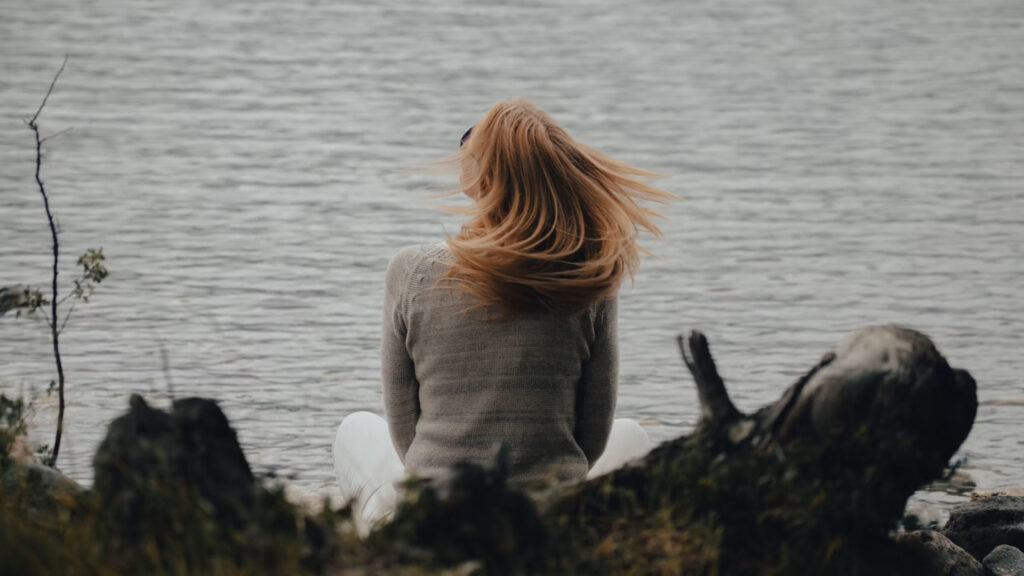 Hình Ảnh 1 Mình Ngồi Buồn Nữ – Bộ Sưu Tập Cảm Xúc