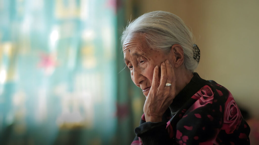 Hình Ảnh Mẹ Già Khóc, Ảnh Mẹ Khóc, Hiền Hậu, Vất Vả Vì Con